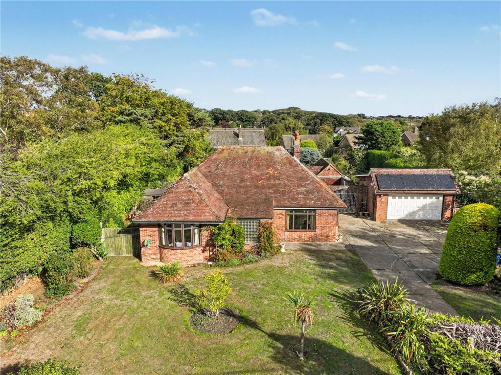 4-bed bungalow on Wangford Road, Reydon, Southwold, Suffolk, IP18, £650,000