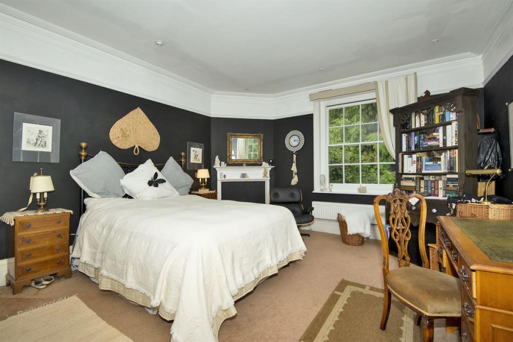 Apartment in Canterbury - More