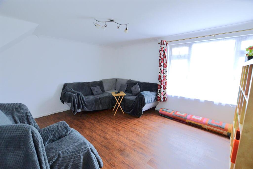 Hillfield, Birchwood, Hatfield - More
