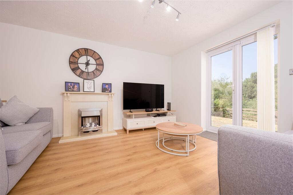 House in Kettering, North Northamptonshire - View 2