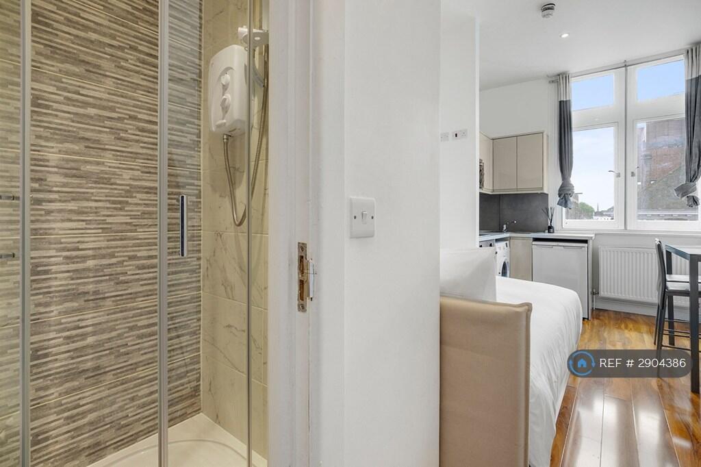 Studio flat for rent
