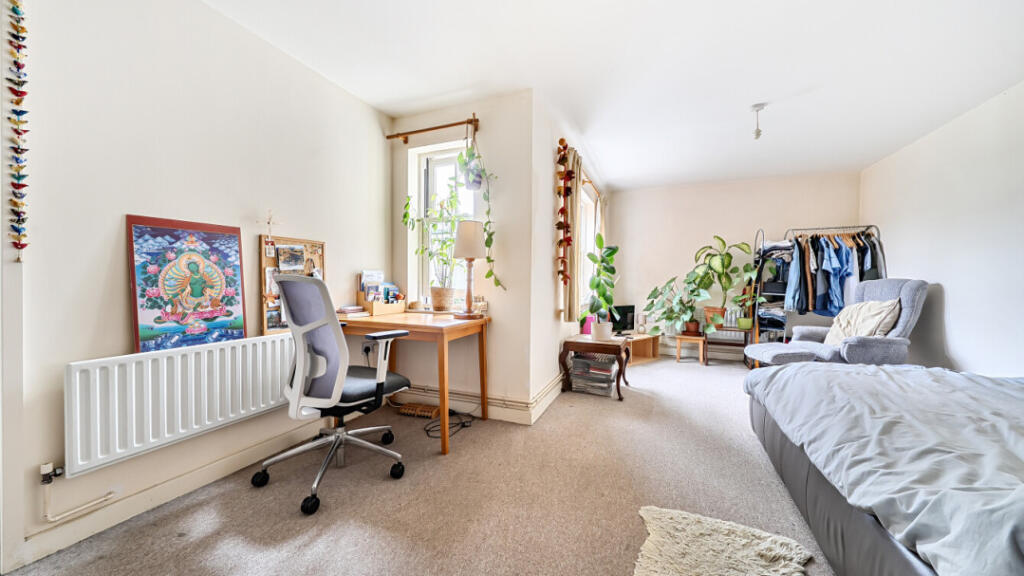 Apartment in Guildford - View 2