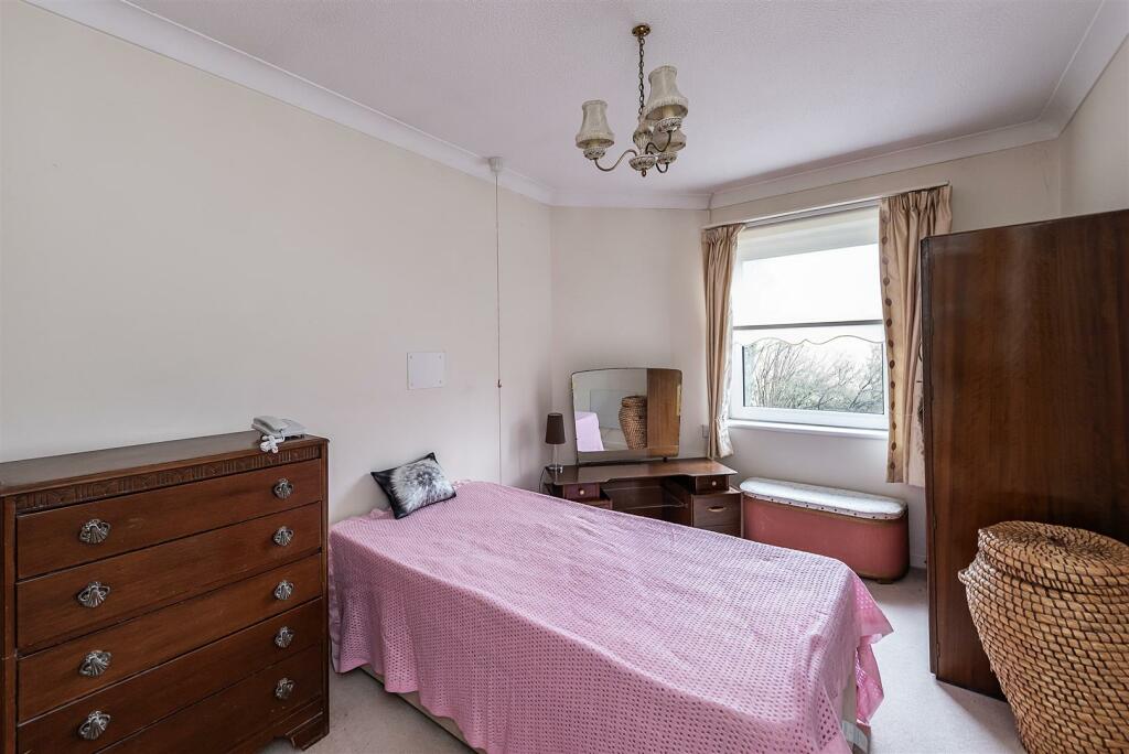 Additional image 5 of Roundwood Lane, Harpenden