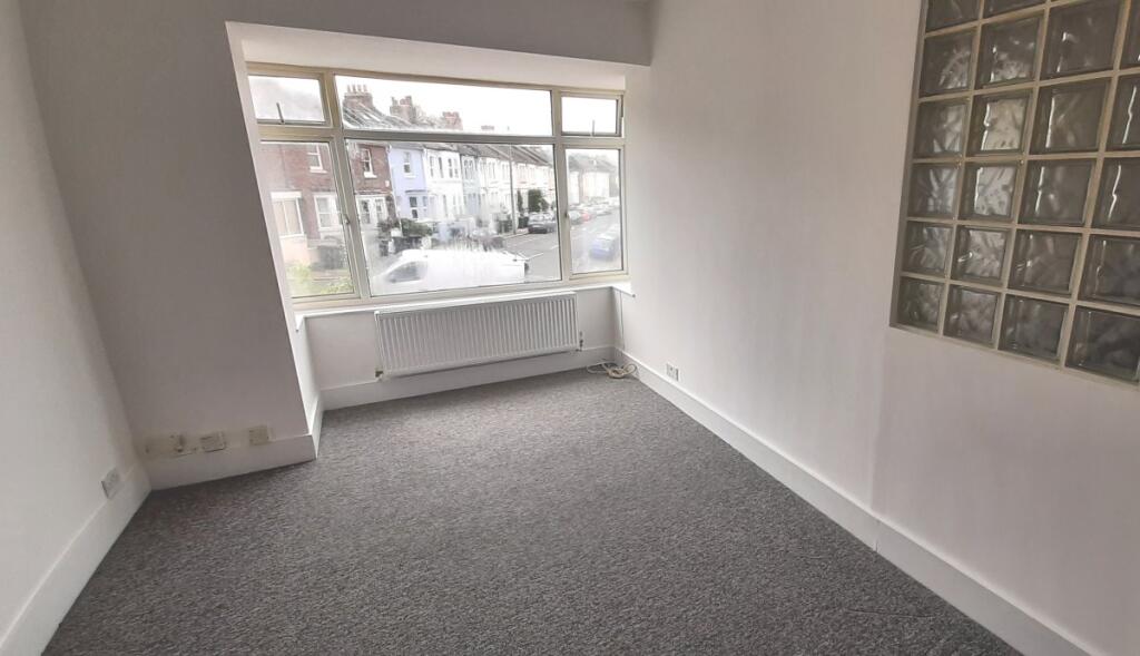 Apartment in Brighton, Round Hill - View 2