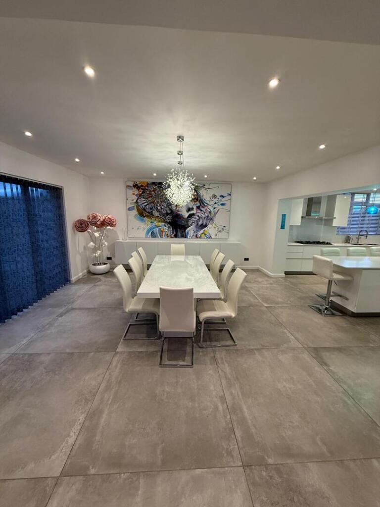 House in London, Temple Fortune - View 3