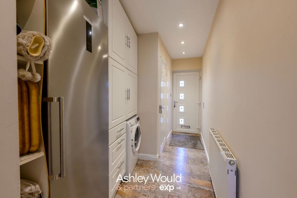 Additional image 11 of Oak Tree Crescent, Halesowen, B62 9DA