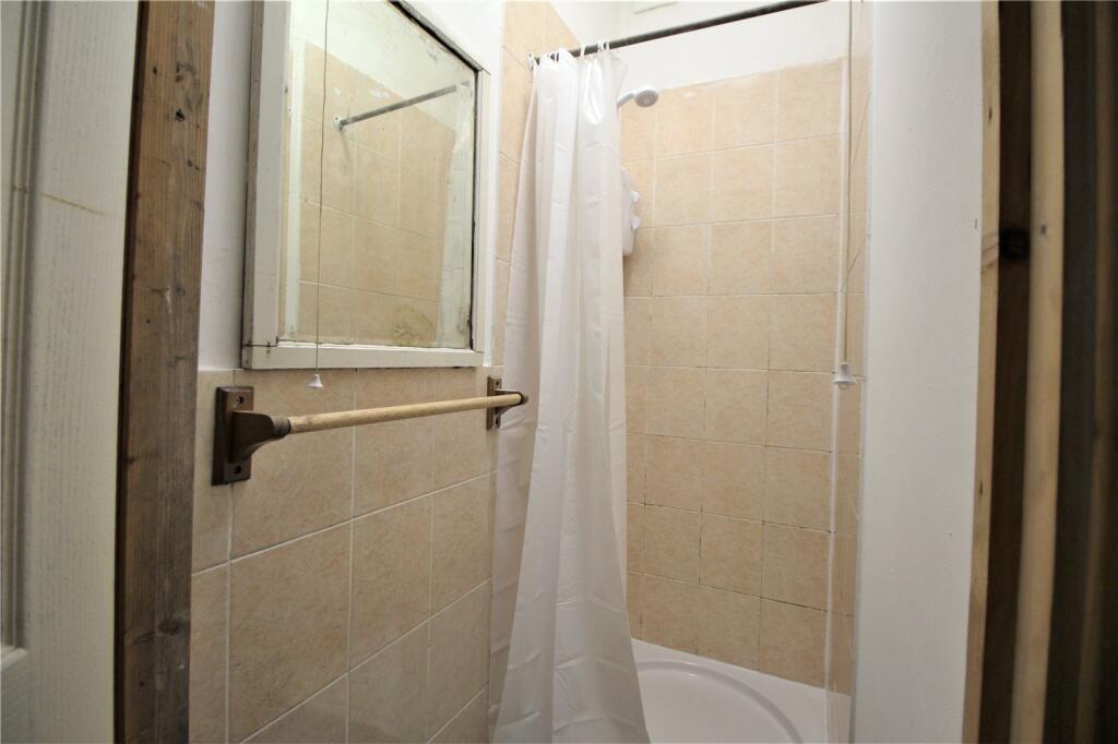 6 bedroom house for rent