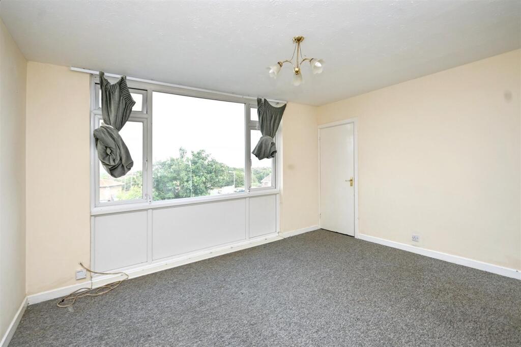 Framfield Way, Eastbourne photo 2
