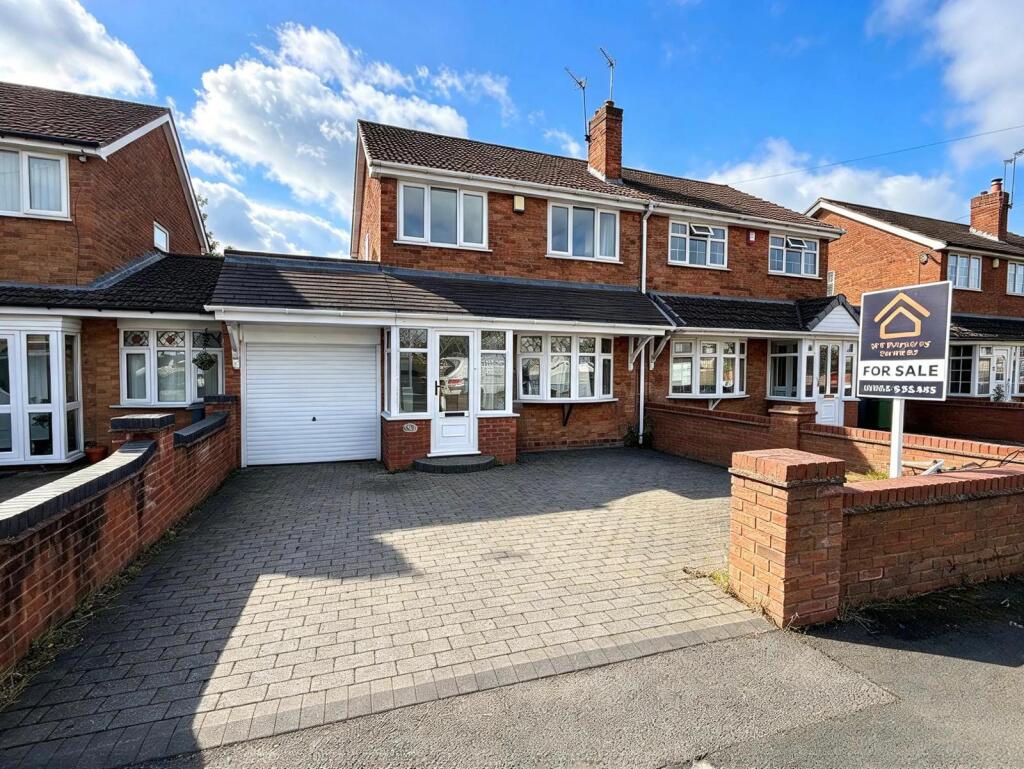 3-bed semi-detached on Wood Lane, Pelsall, Walsall, West Midlands, £270,000