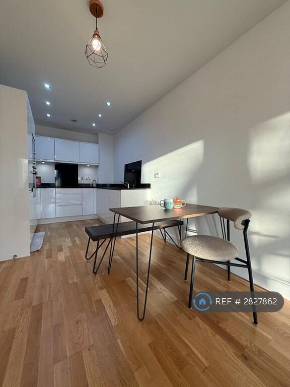 Main image of property: Maher Court, London, E14