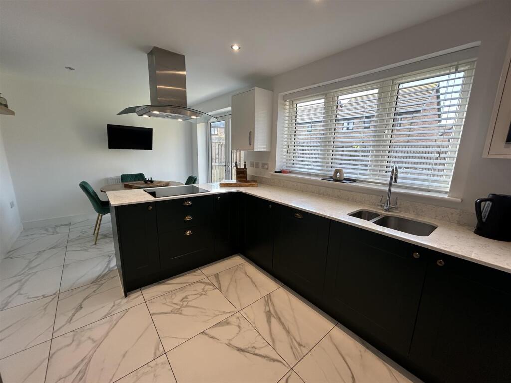 House in Howden, East Riding of Yorkshire - View 3