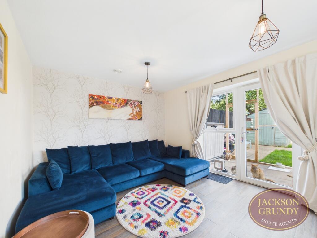 House in Northampton, Round Spinney - View 2