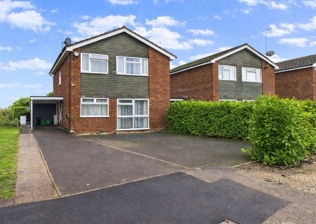 Main image of property: Chiltern Drive, Charvil, Reading, Berkshire, RG10
