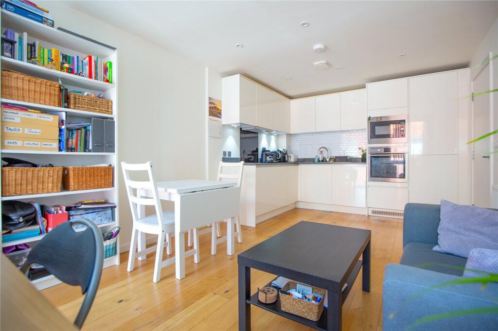 Apartment in Bristol - View 4