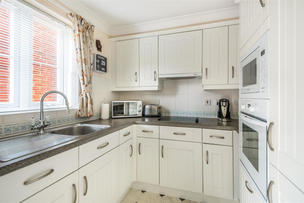 Mill Street, Wantage, Oxfordshire, OX12 photo 4