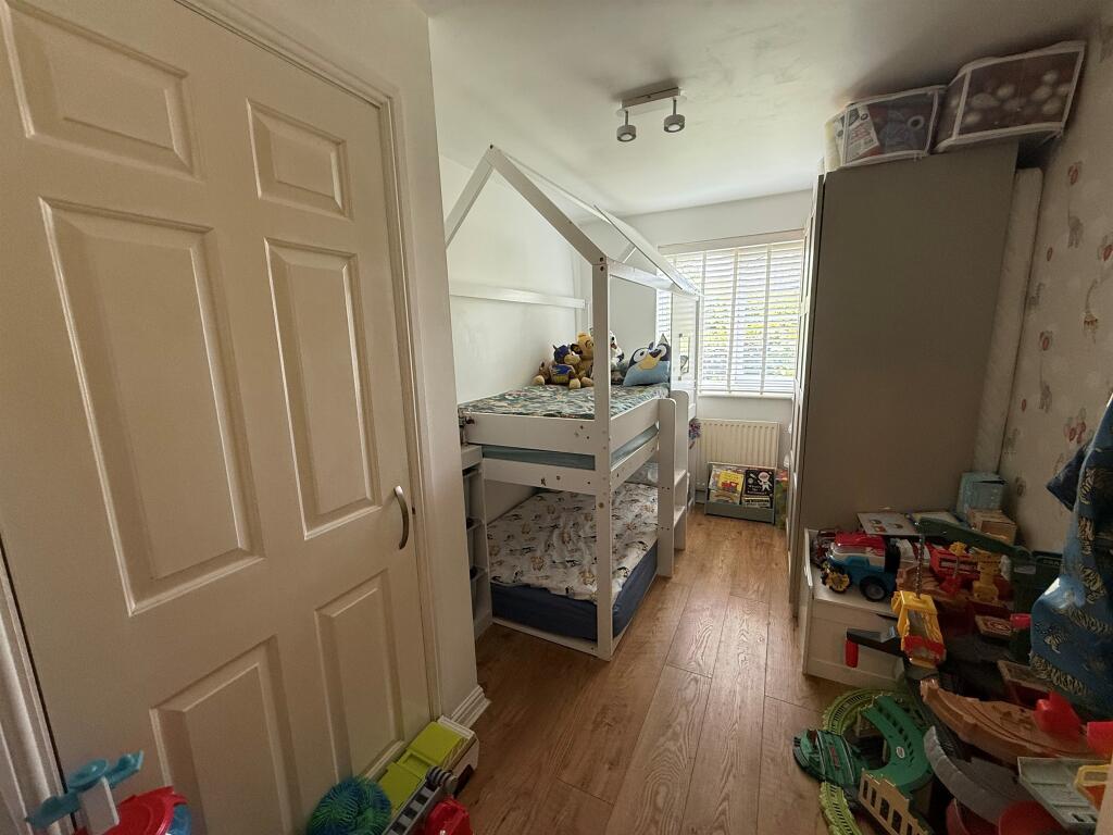 Apartment in Slough - View 5