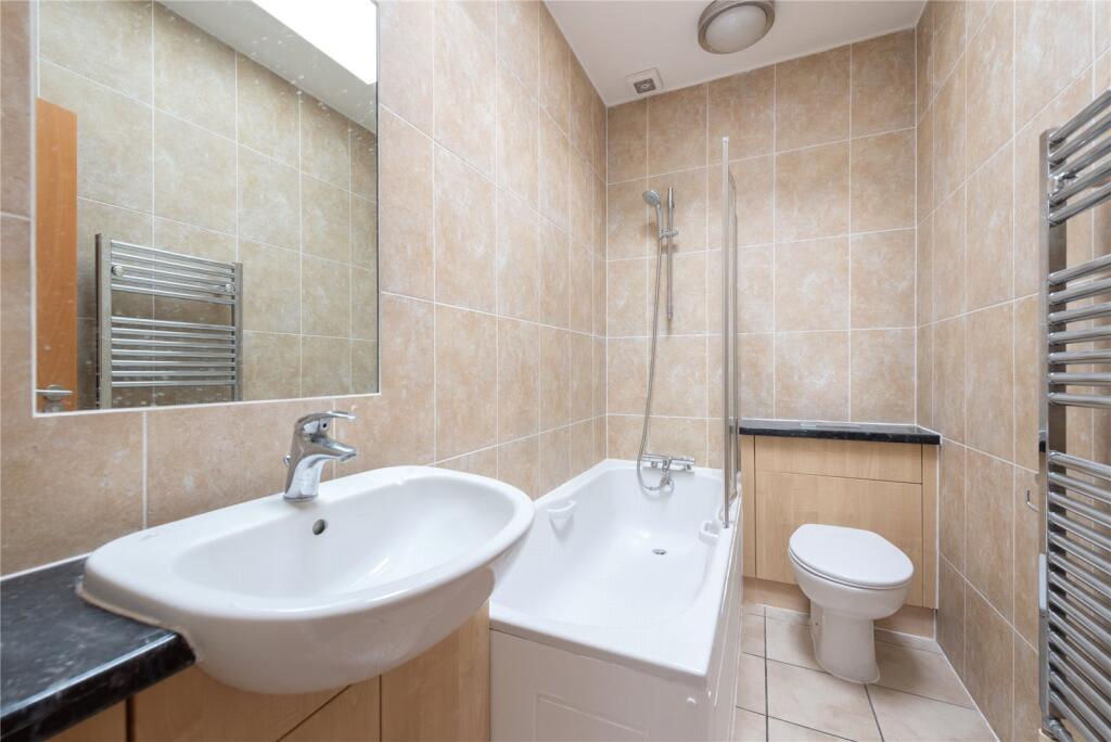 3 bedroom mews property for rent