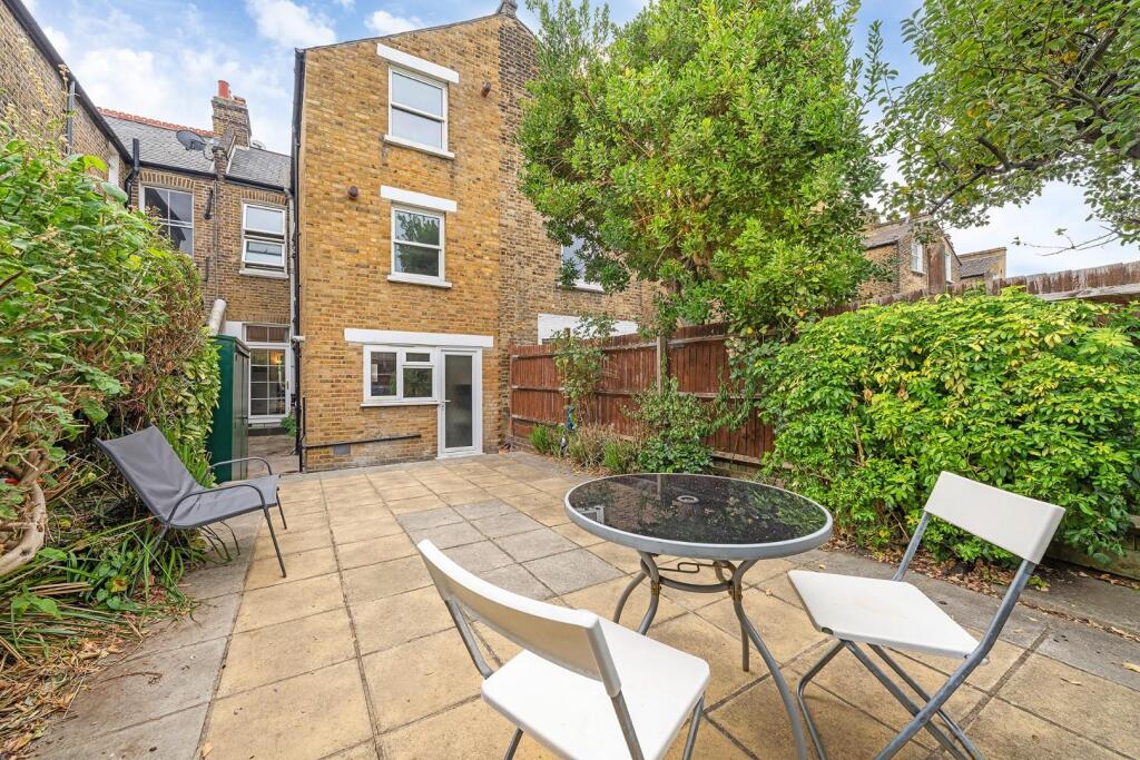 House in London - View 3