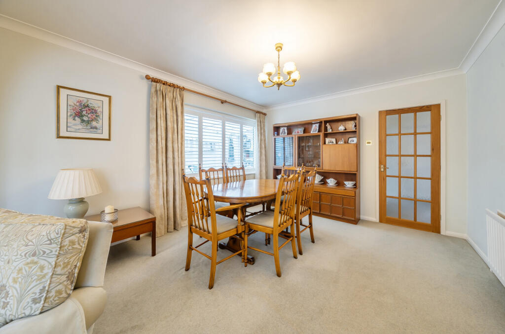 House in Dunstable, Central Bedfordshire - View 5