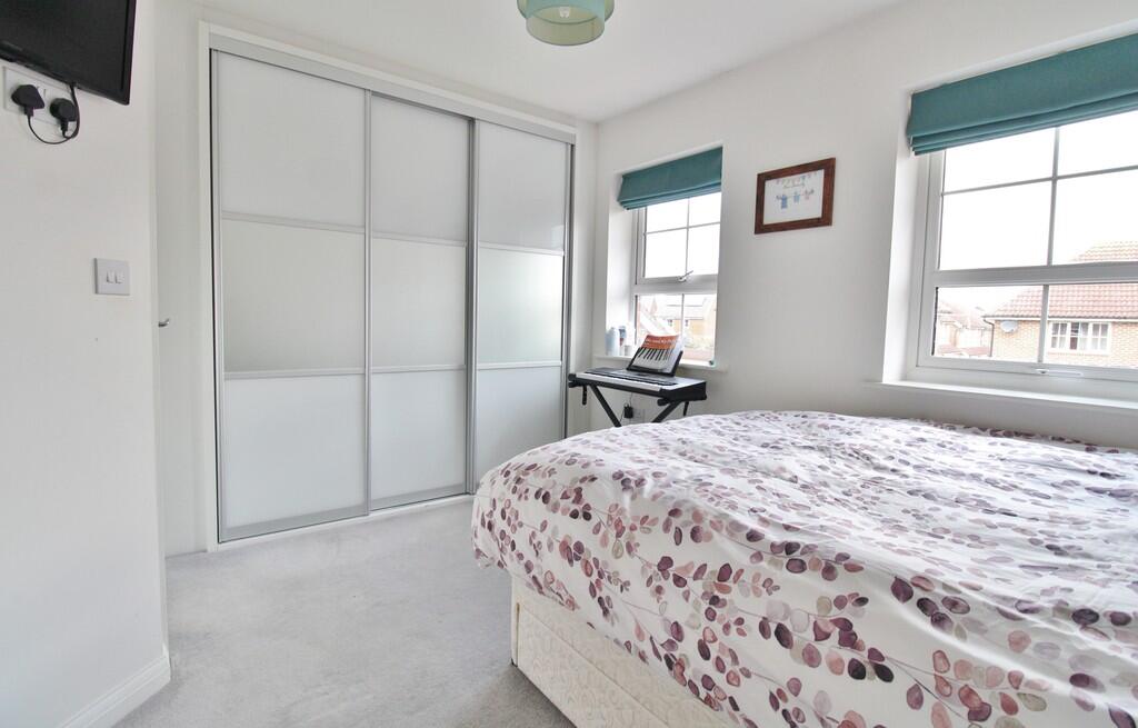 Cockerell Close, Lee-on-the-Solent photo 2