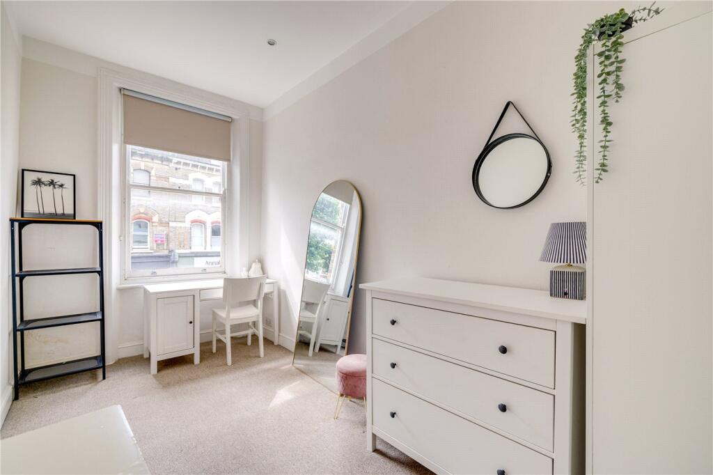 Apartment in London - View 3