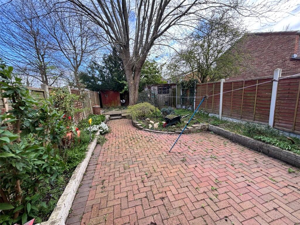 Juniper Drive, Trench, Telford, Shropshire, TF2 photo 4