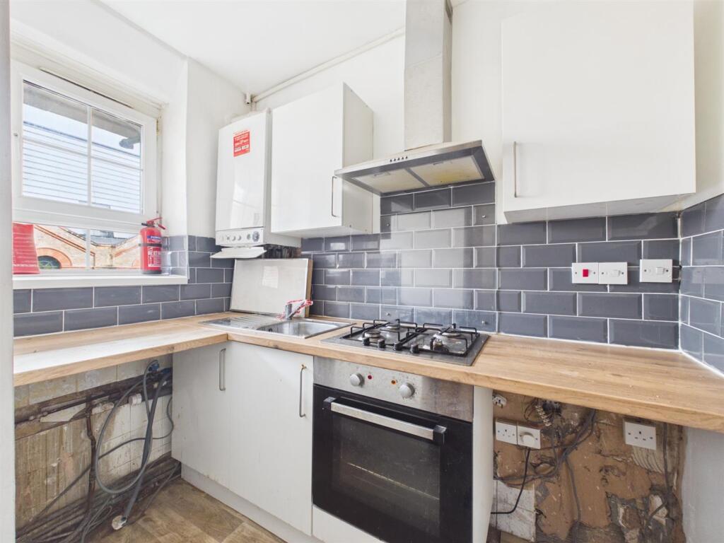 Apartment in London - View 3