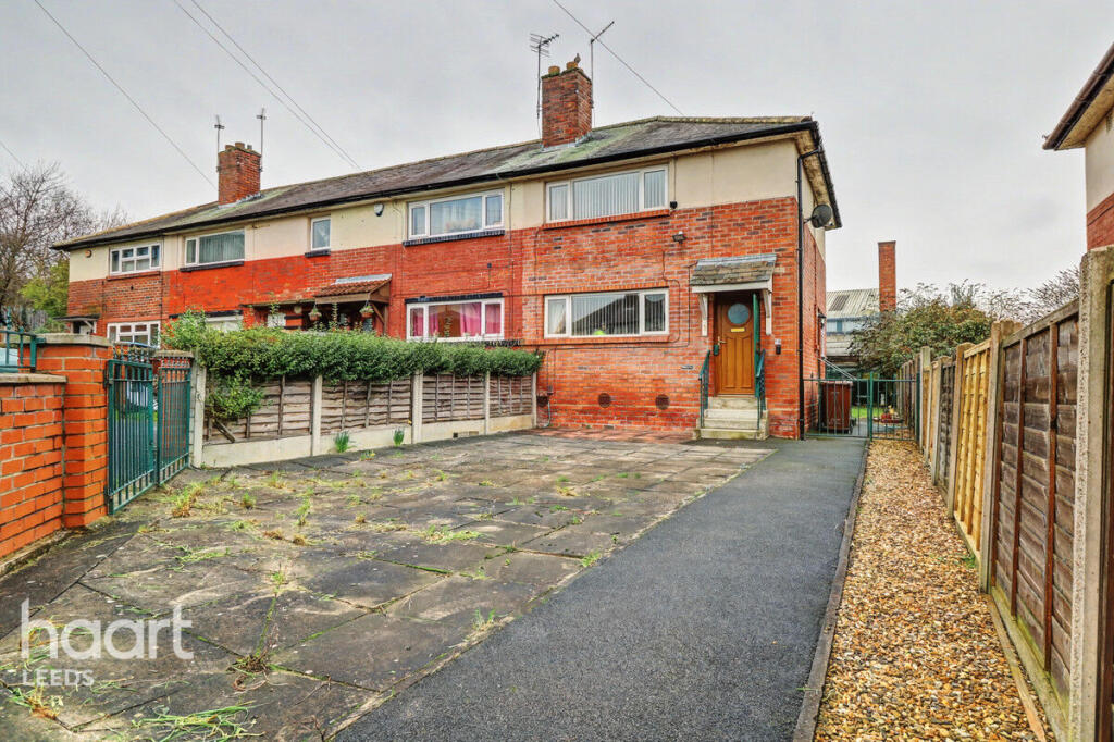 2-bed semi-detached on Torre Place, Leeds, £150,000