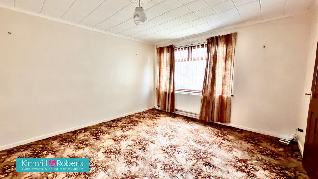 Charters Crescent, South Hetton, Durham, DH6 2TW photo 2