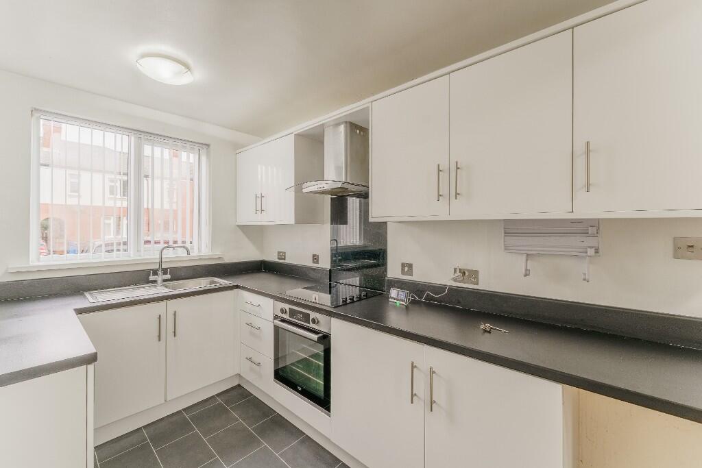 Park Crescent, Castleford, West Yorkshire, WF10 photo 2