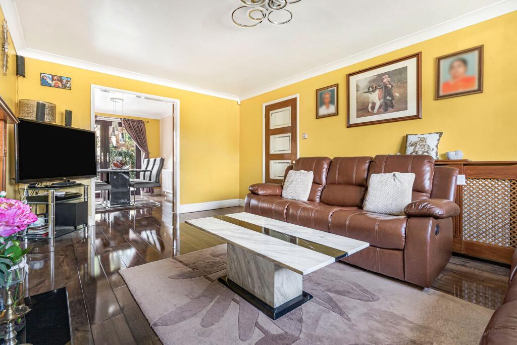 Derwent Close, Stukeley Meadows, Huntingdon. photo 3