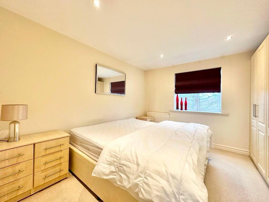 Apartment in Trafford, West Timperley - View 5