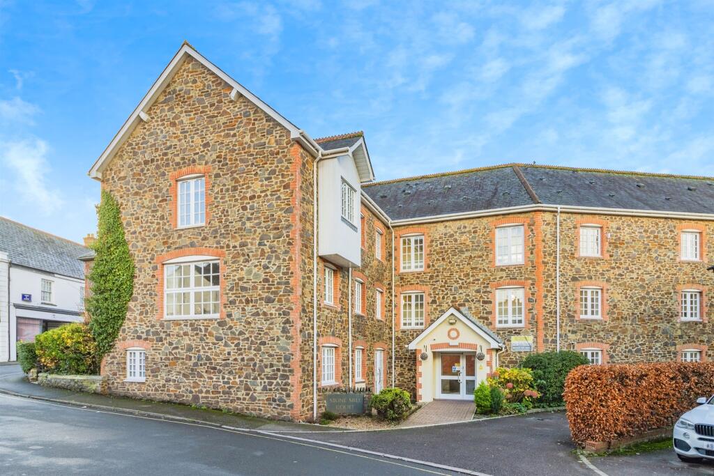 Main image of property: Park Terrace, Minehead