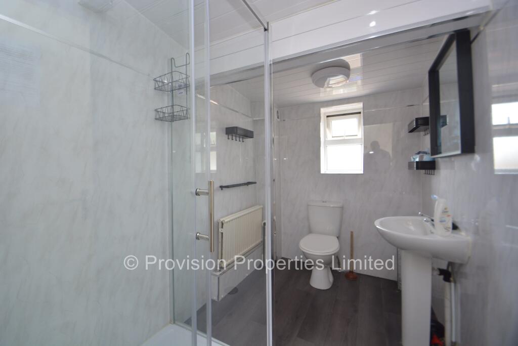 8 bedroom terraced house for rent