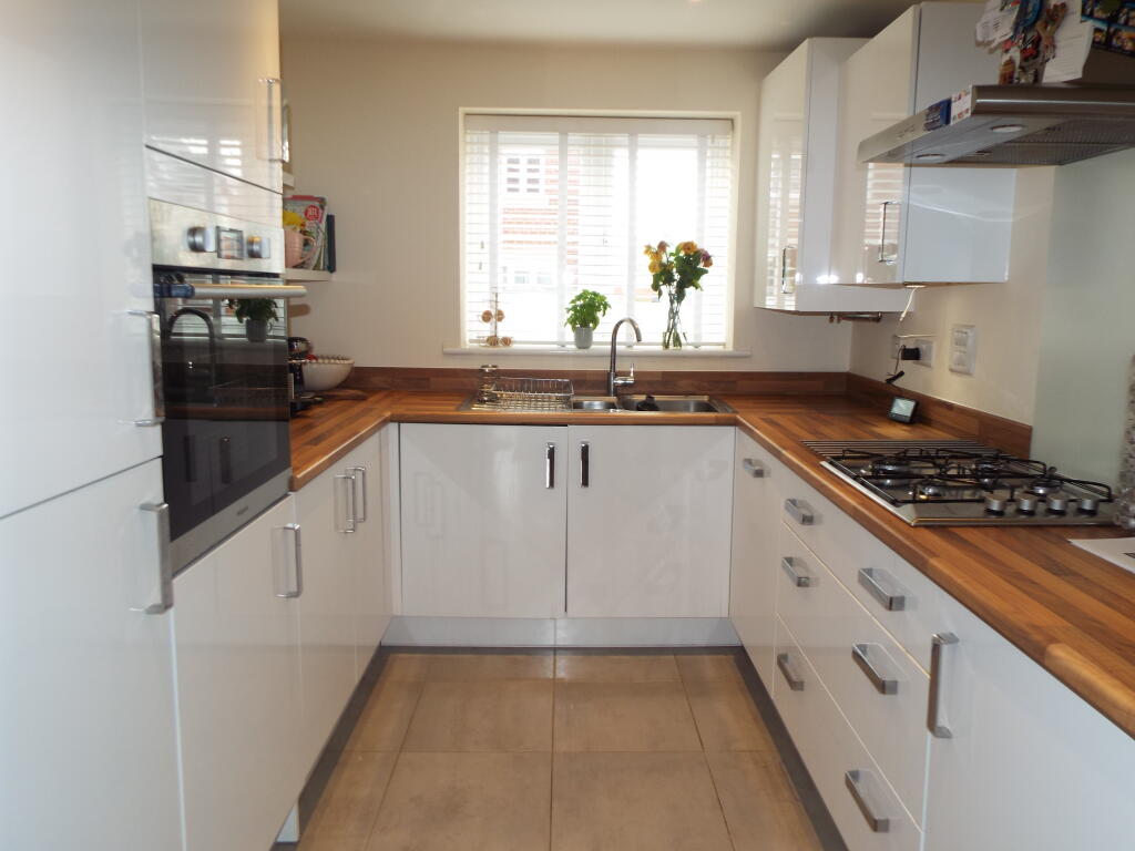 House in Milton Keynes, Bedford - View 5