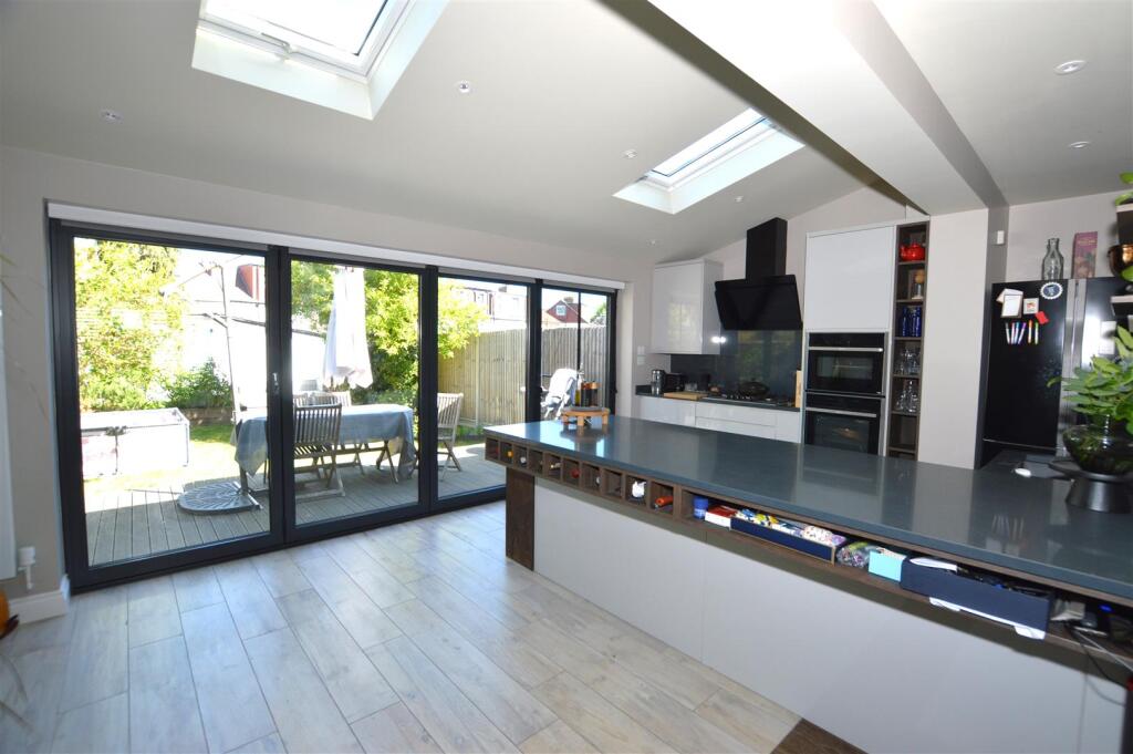 Warren Road, Whitton - View 2