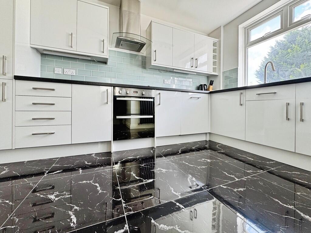House in Leeds, West Yorkshire - View 2
