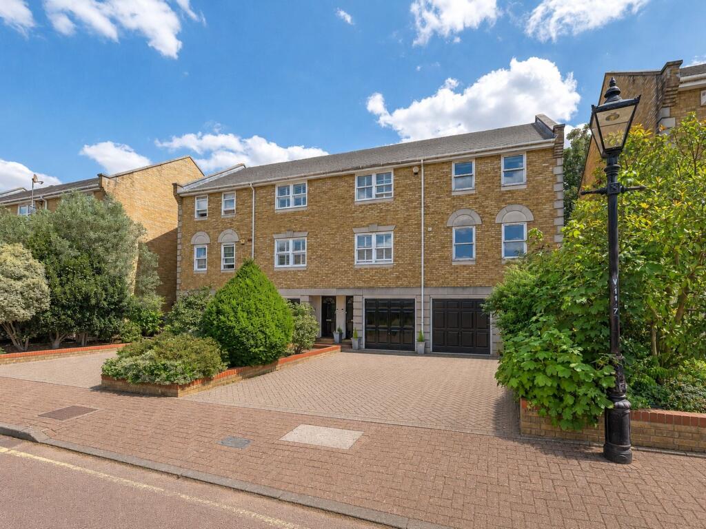 Main image of property: Vicarage Drive, Beckenham, BR3
