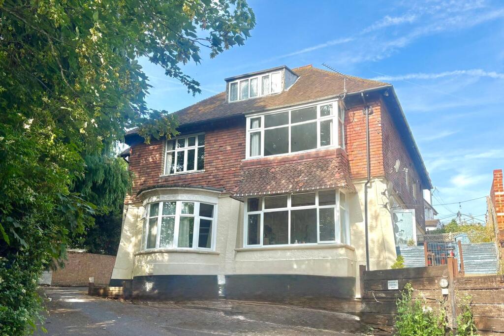 Main image of property: The Warren, Aldershot, Hampshire, GU11