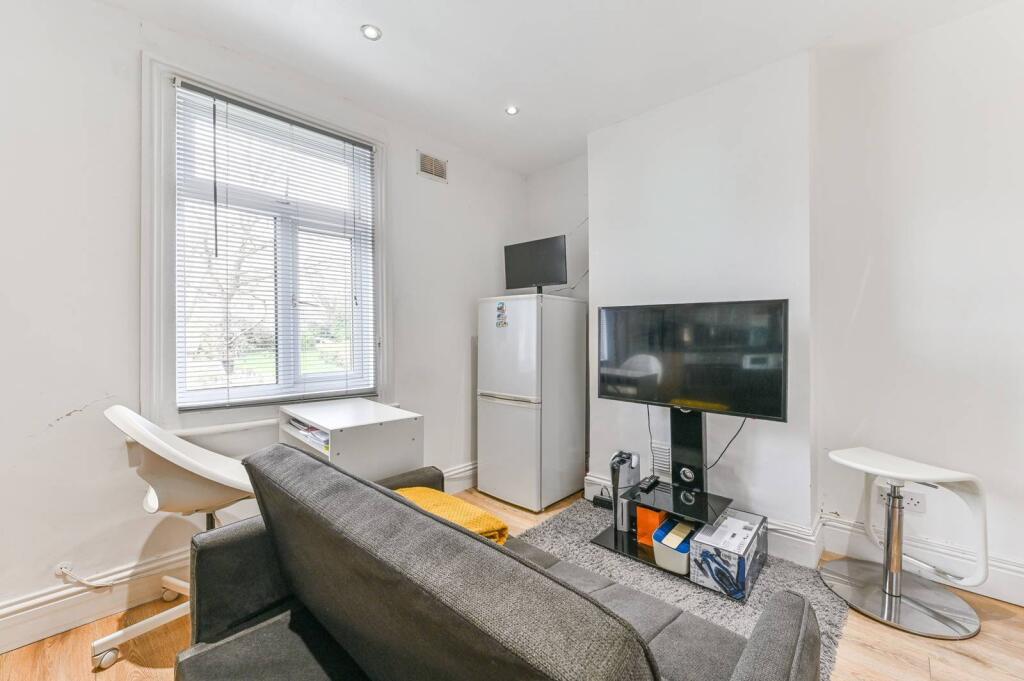 Main image of property: Lincoln Road, South Norwood, London, SE25