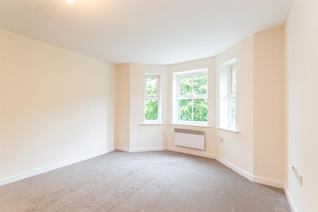 Apartment in Warrington - More