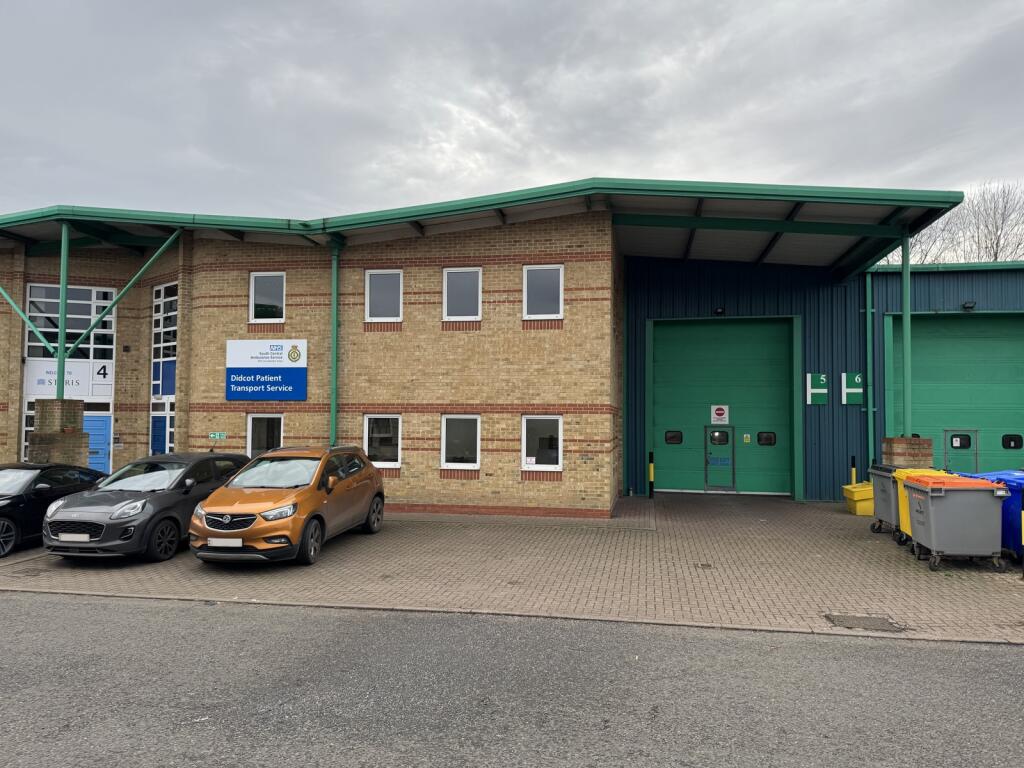 Main image of property: Unit 5, Moorbrook Industrial Estate, Didcot, South East, OX11