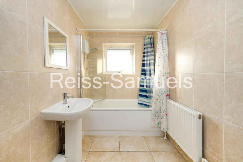 5 bedroom town house for rent