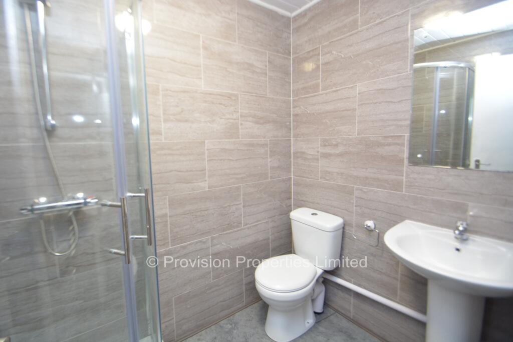 6 bedroom terraced house for rent