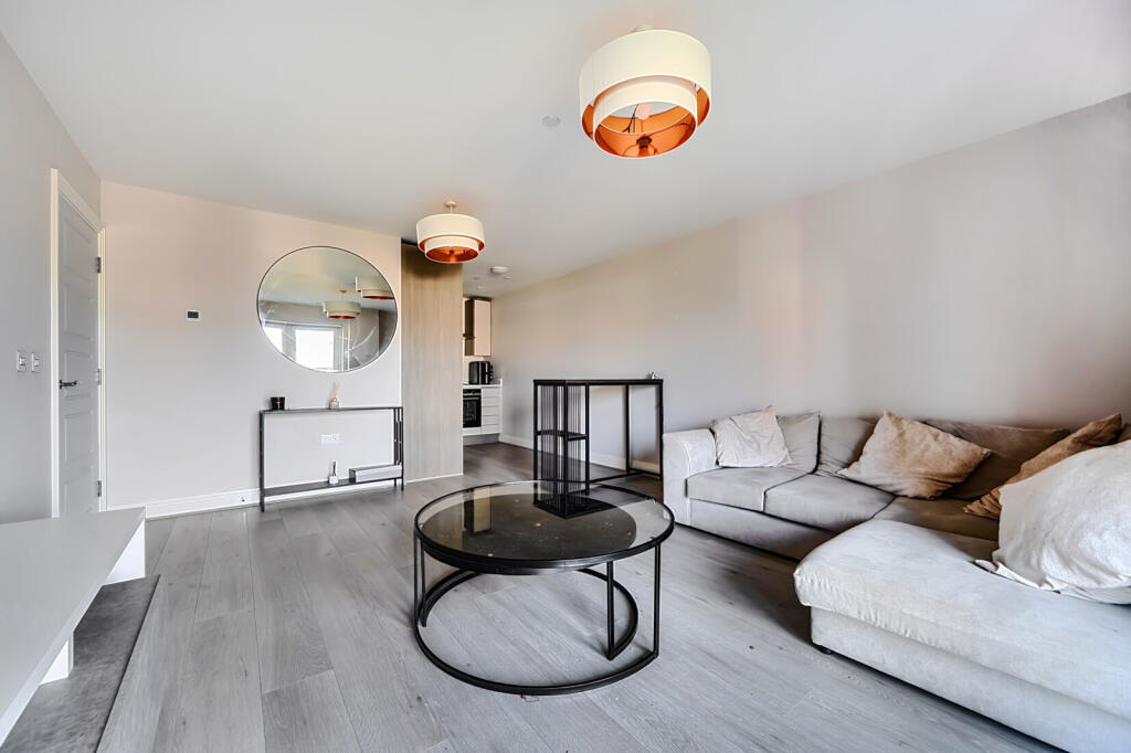 Apartment in Maidenhead, Fishery - View 2