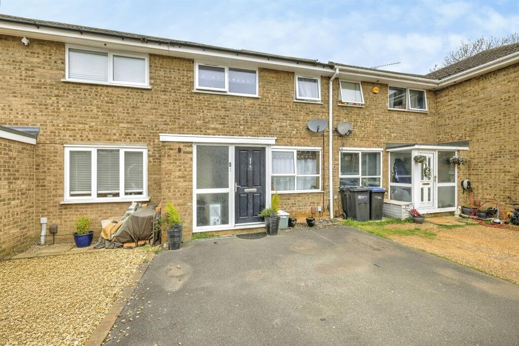 Main image of property: Bowthorpe Close, Northampton