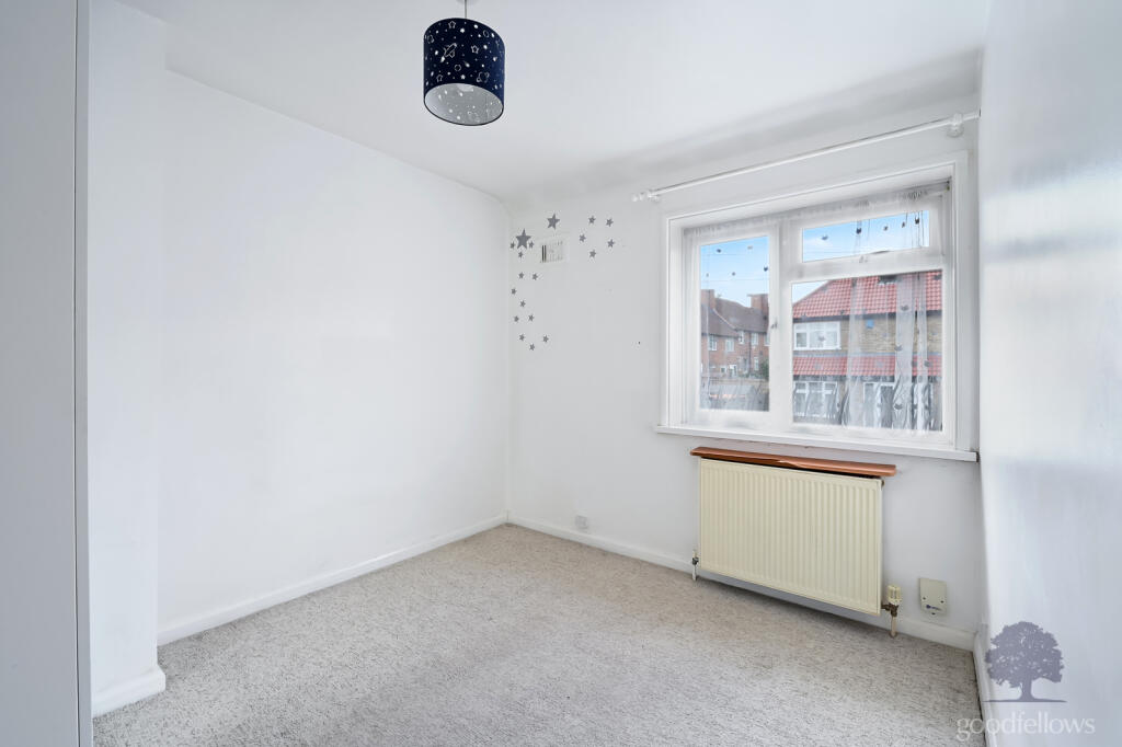 House in Sutton - More