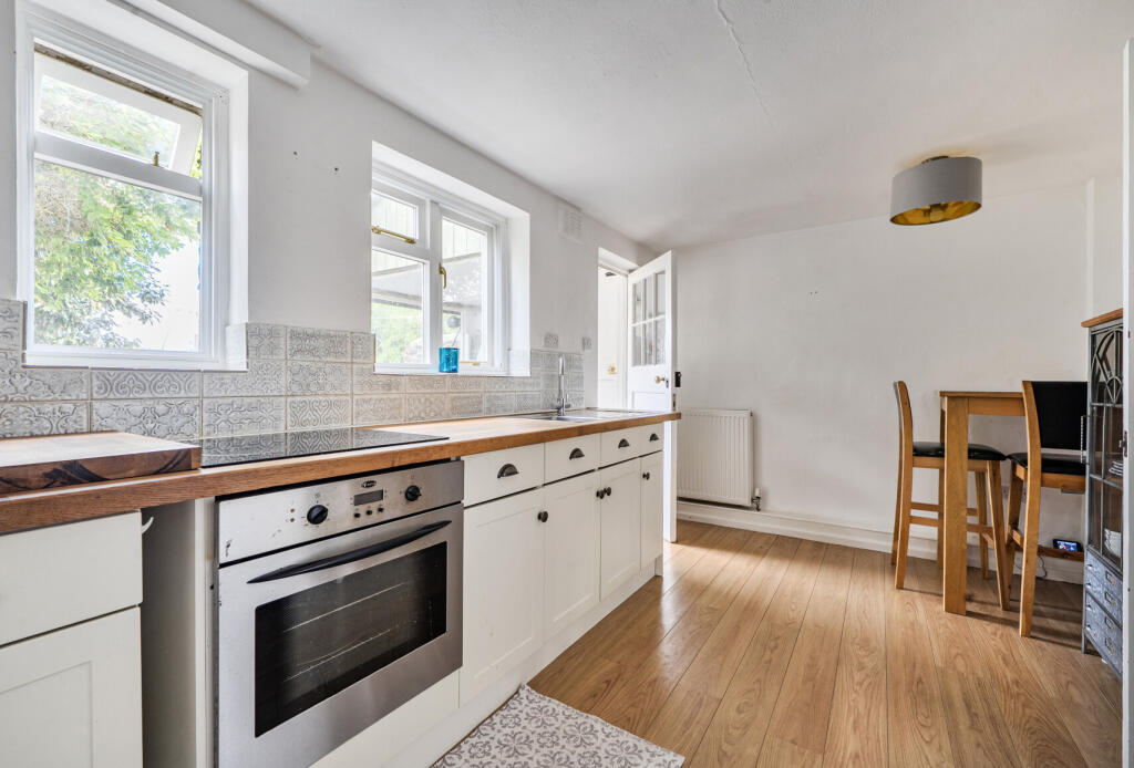 House in West Oxfordshire, Hanborough - View 4
