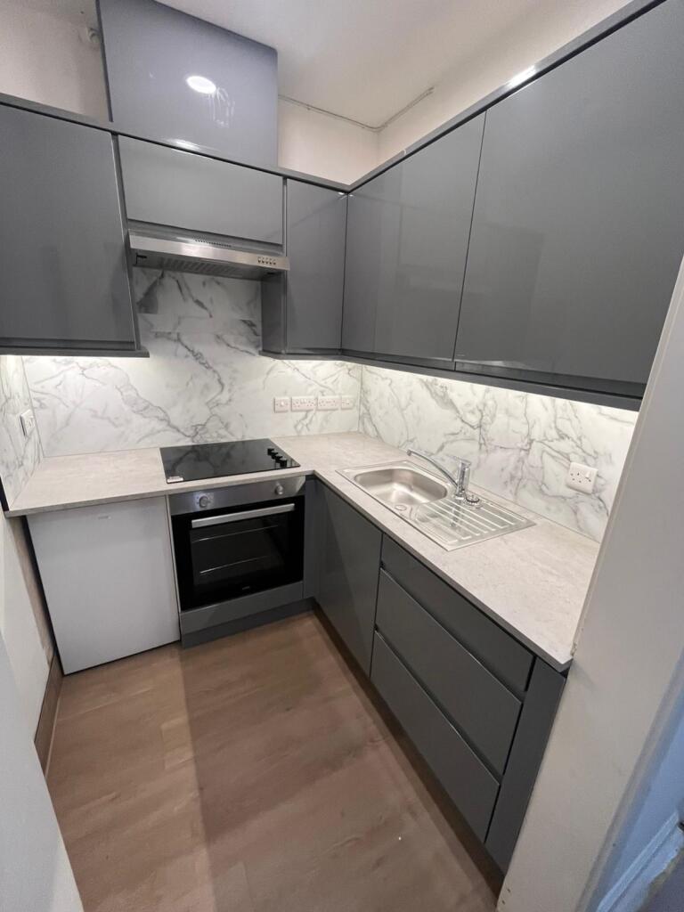 Main image of property: 294 Easter Road, Edinburgh, EH6 8JU