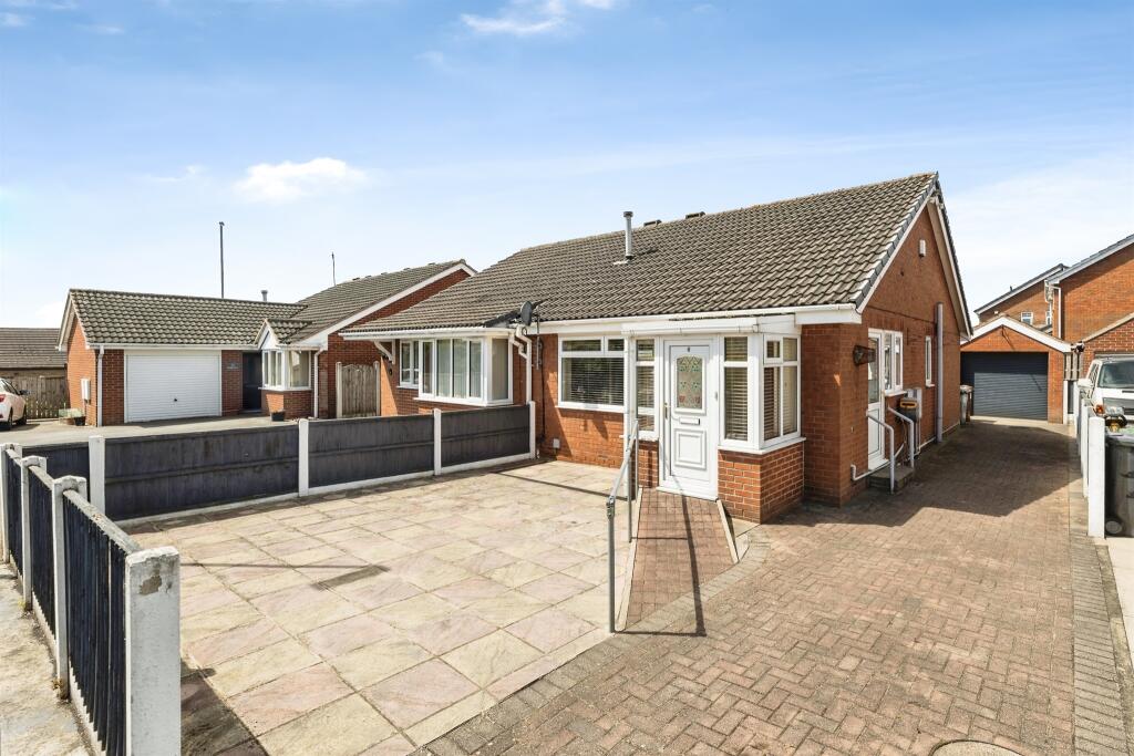 Main image of property: Broadcroft Chase, Tingley, Wakefield
